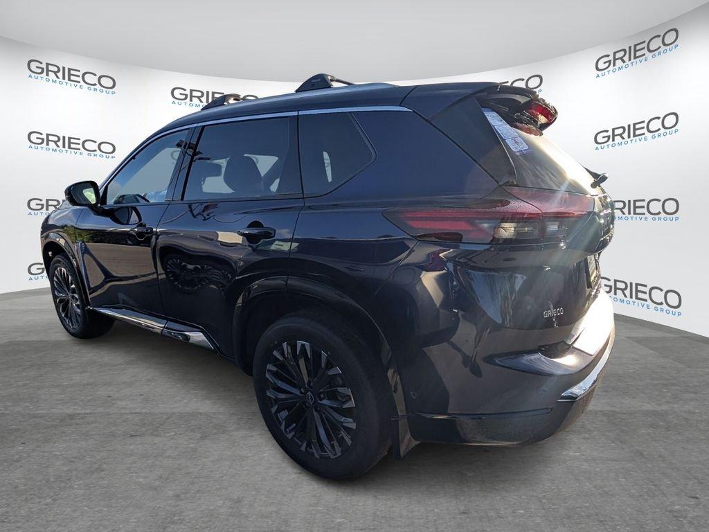 Nissan Rogue Platinum - Thumbnail 5