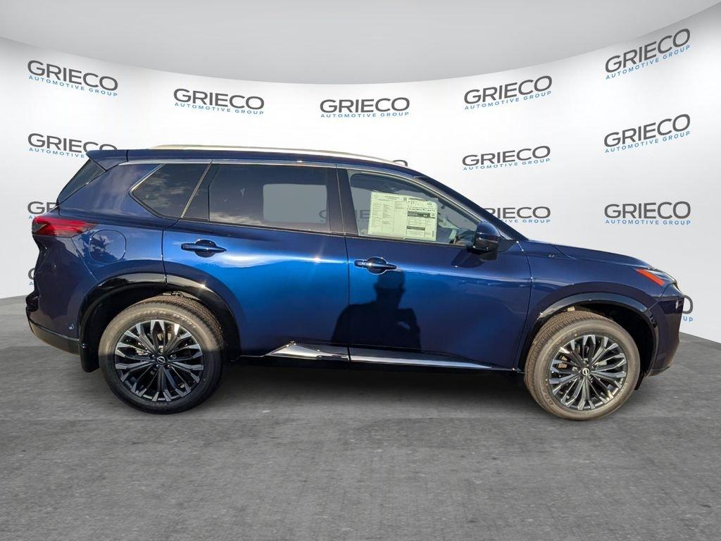 Nissan Rogue Platinum - Thumbnail 8