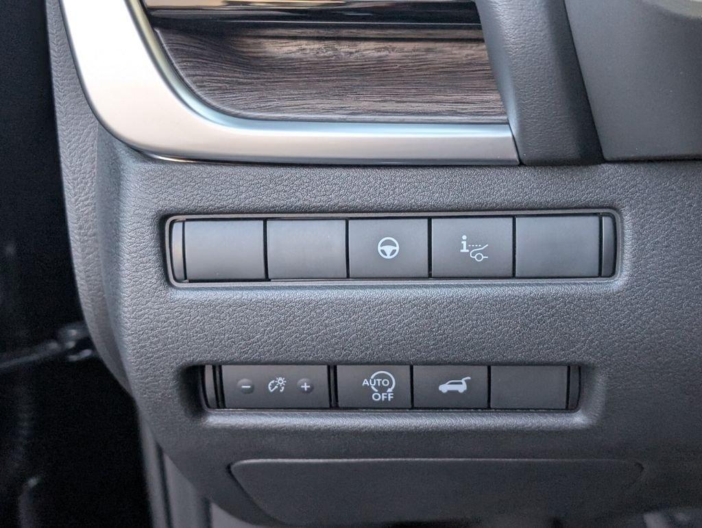 Nissan Rogue Platinum - Thumbnail 13