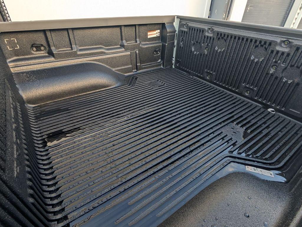 Nissan Frontier Crew Cab Sv - Thumbnail 9