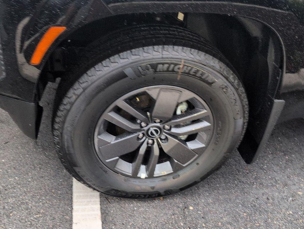 Nissan Frontier Crew Cab Sv - Thumbnail 6