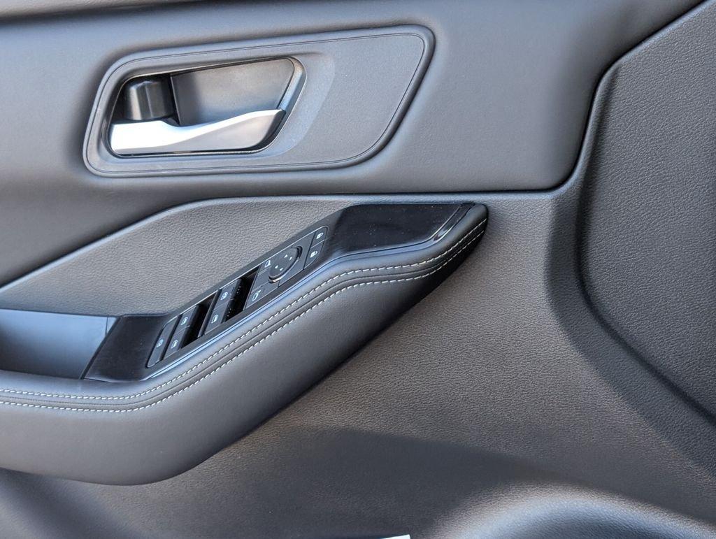 Nissan Rogue Sv - Thumbnail 17