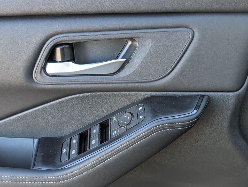 Nissan Rogue Sv - Thumbnail 18