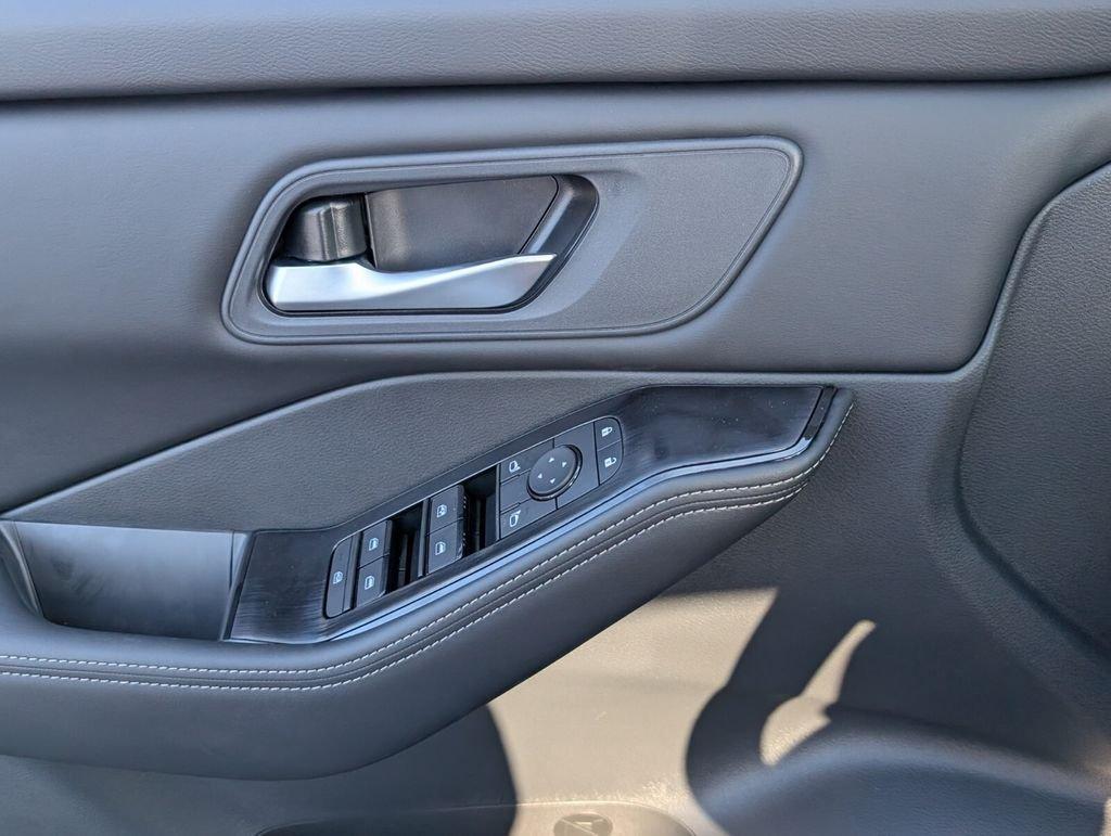 Nissan Rogue Sv - Thumbnail 12