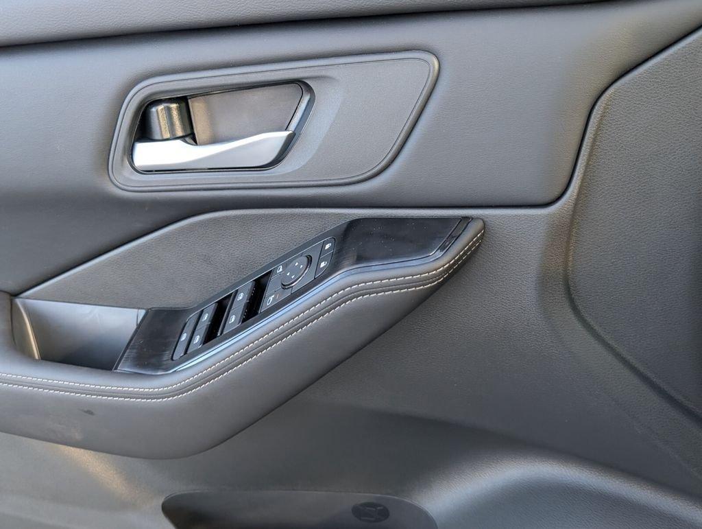 Nissan Rogue Sv - Thumbnail 19