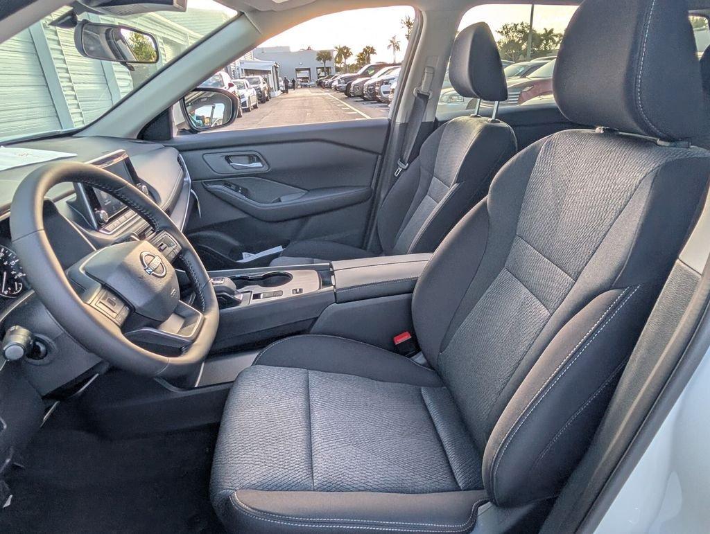 Nissan Rogue Sv - Thumbnail 11