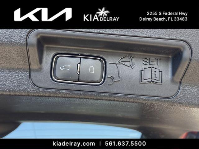 Ford Explorer Limited - Thumbnail 10