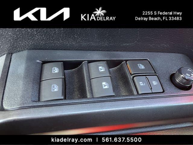 Toyota Tacoma - Thumbnail 16