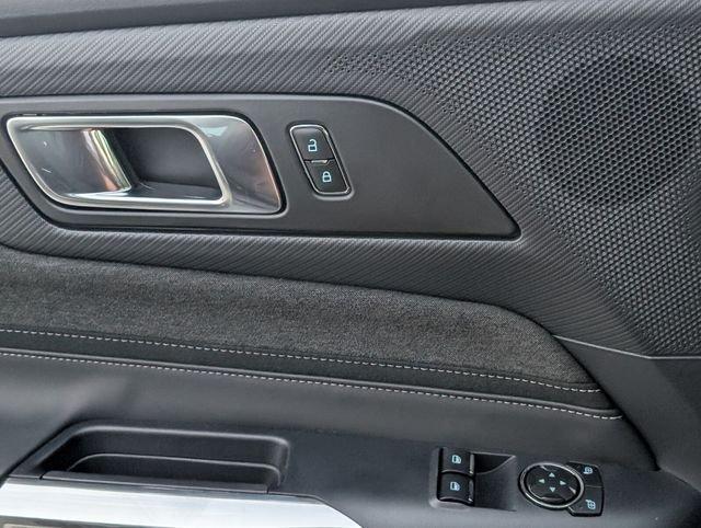 Ford Mustang Ecoboost - Thumbnail 14