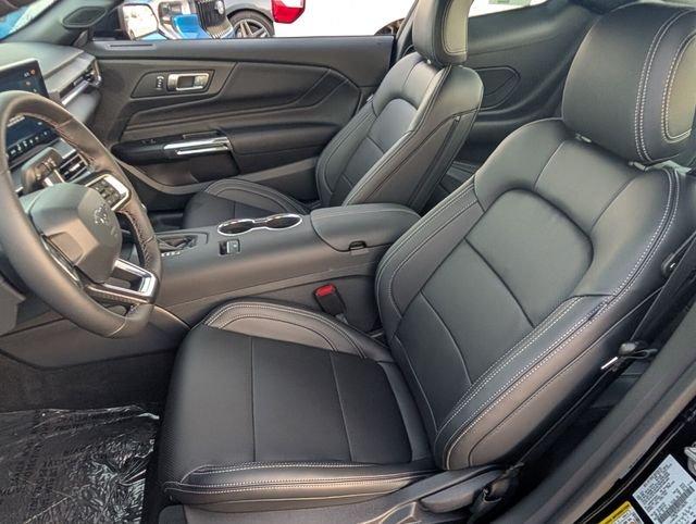 Ford Mustang Ecoboost® Premium Fastback - Thumbnail 6