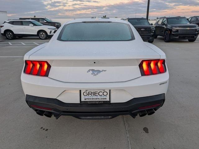 Ford Mustang Ecoboost® Premium Fastback - Thumbnail 10