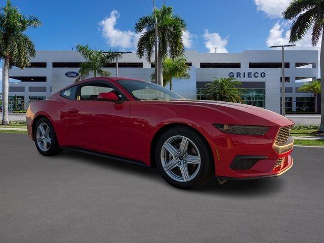 Ford Mustang Ecoboost® Premium Fastback - Thumbnail 2