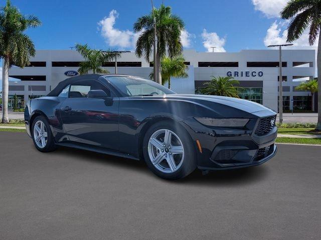 Ford Mustang Ecoboost® Premium Convertible - Thumbnail 2