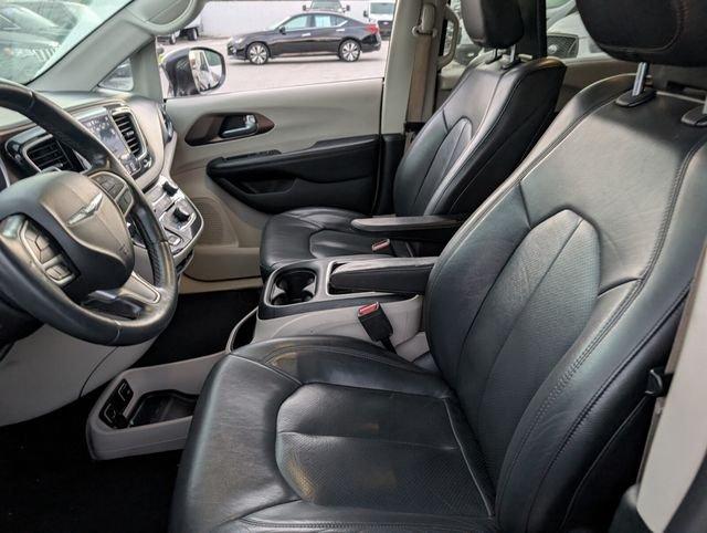 Chrysler Pacifica Touring L Plus - Thumbnail 6