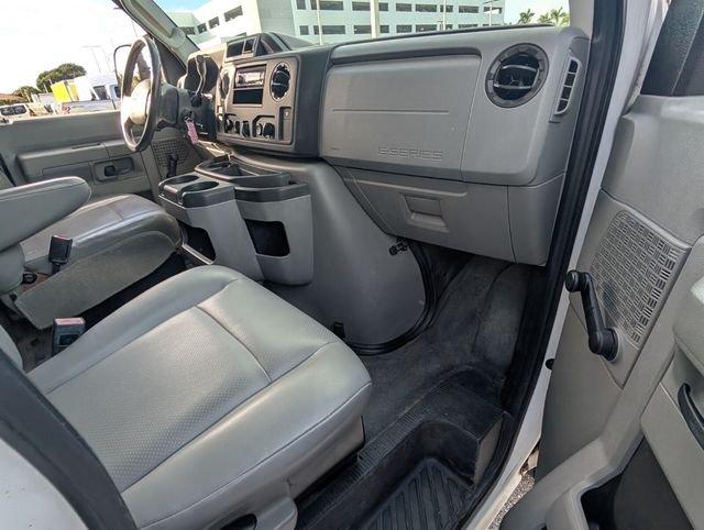 Ford Econoline 350 Cutaway Base - Thumbnail 10