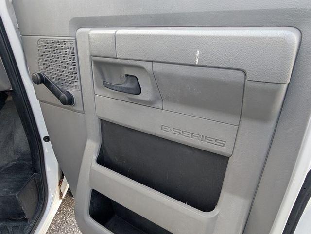 Ford Econoline 350 Cutaway Base - Thumbnail 12