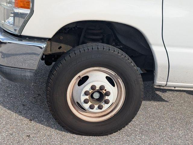 Ford Econoline 350 Cutaway Base - Thumbnail 5