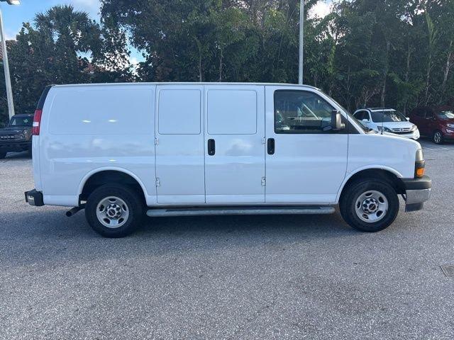 Gmc Savana G2500 Work Van - Thumbnail 3
