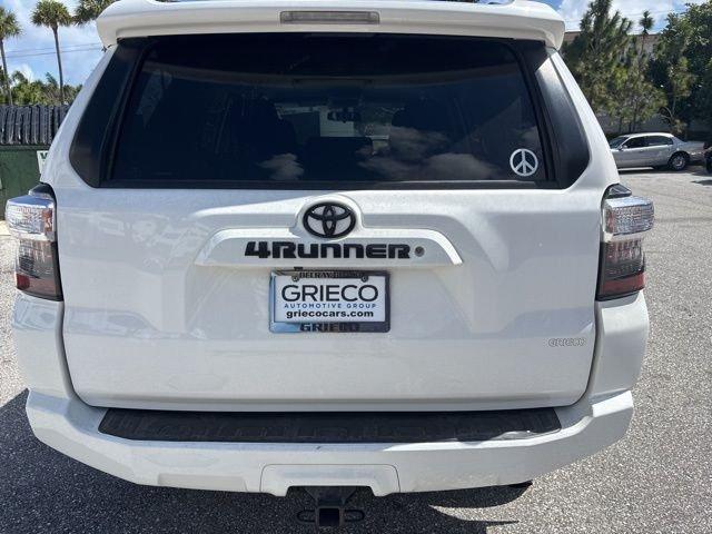 Toyota 4Runner Sr5 - Thumbnail 4