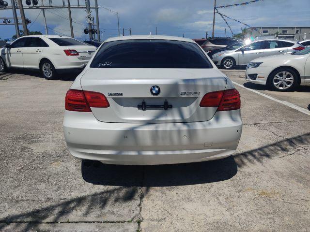 BMW 3-Series - Thumbnail 5