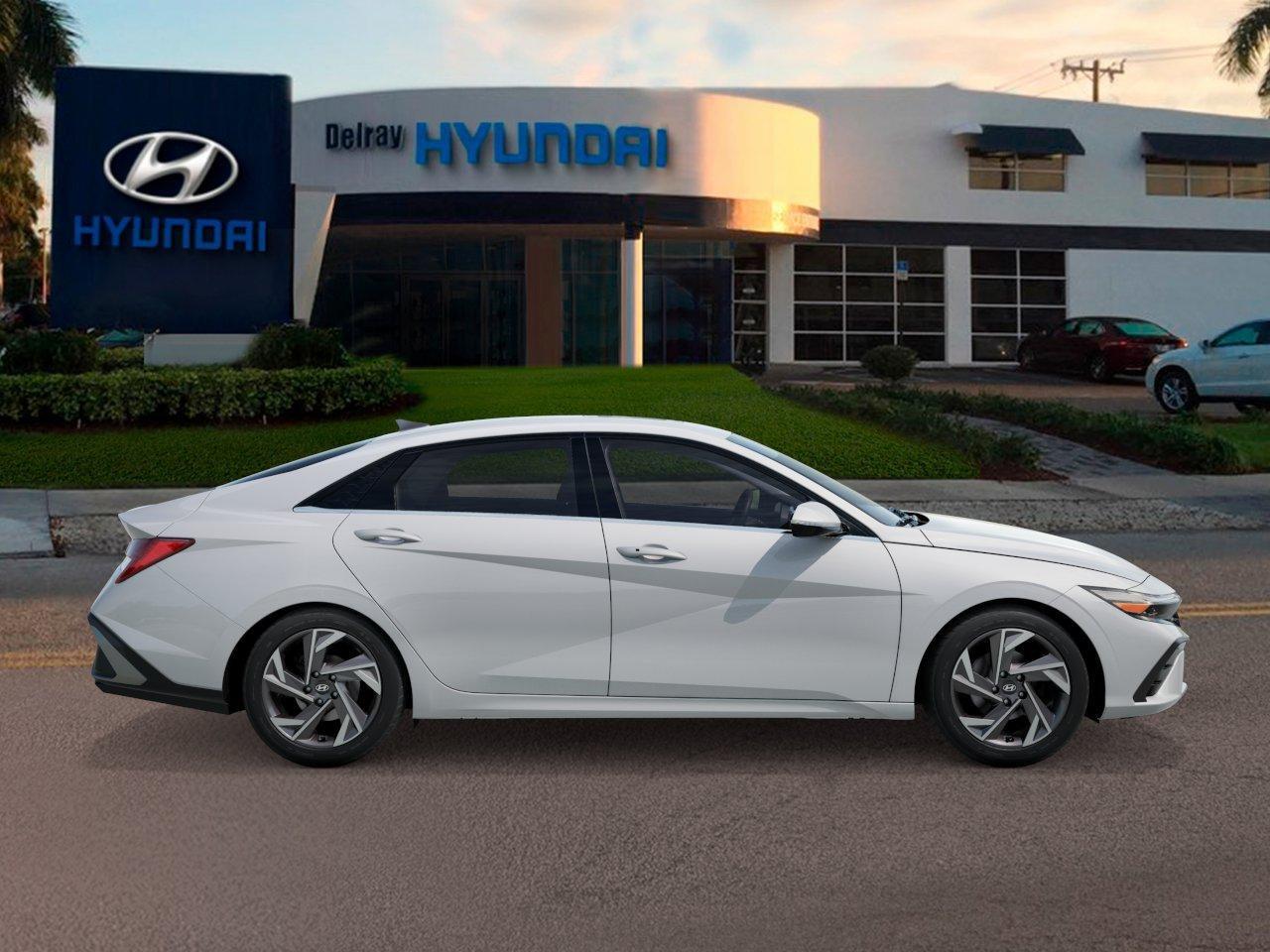 Hyundai Elantra Limited - Thumbnail 8