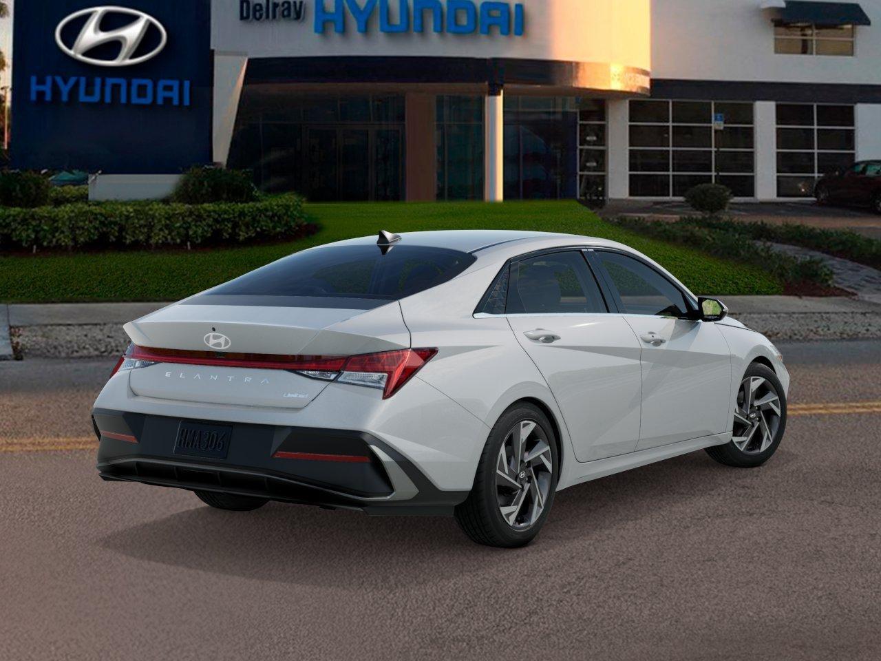 Hyundai Elantra Limited - Thumbnail 5