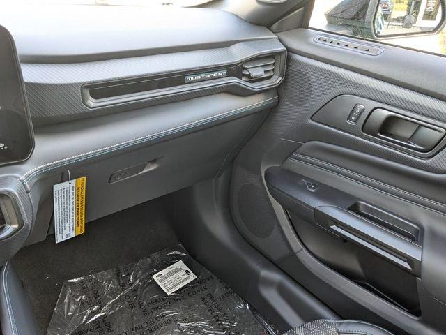 Ford Mustang Gt Premium Fastback - Thumbnail 16