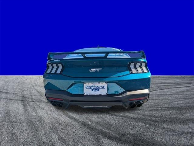 Ford Mustang Gt Premium Fastback - Thumbnail 5