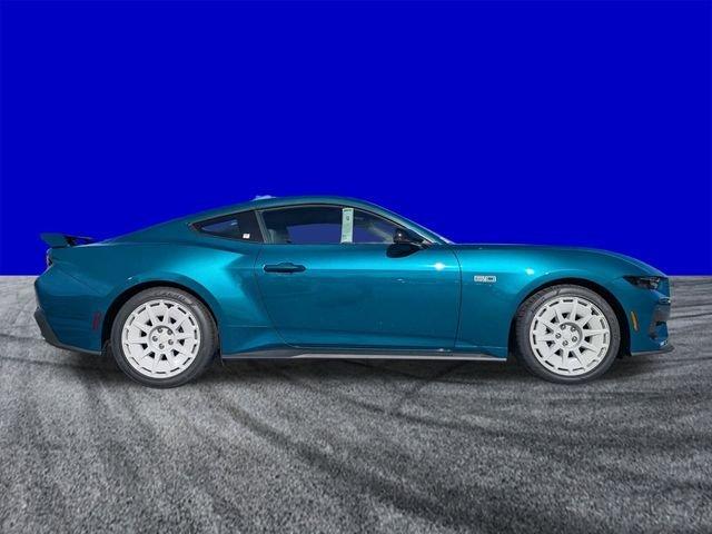 Ford Mustang Gt Premium Fastback - Thumbnail 3