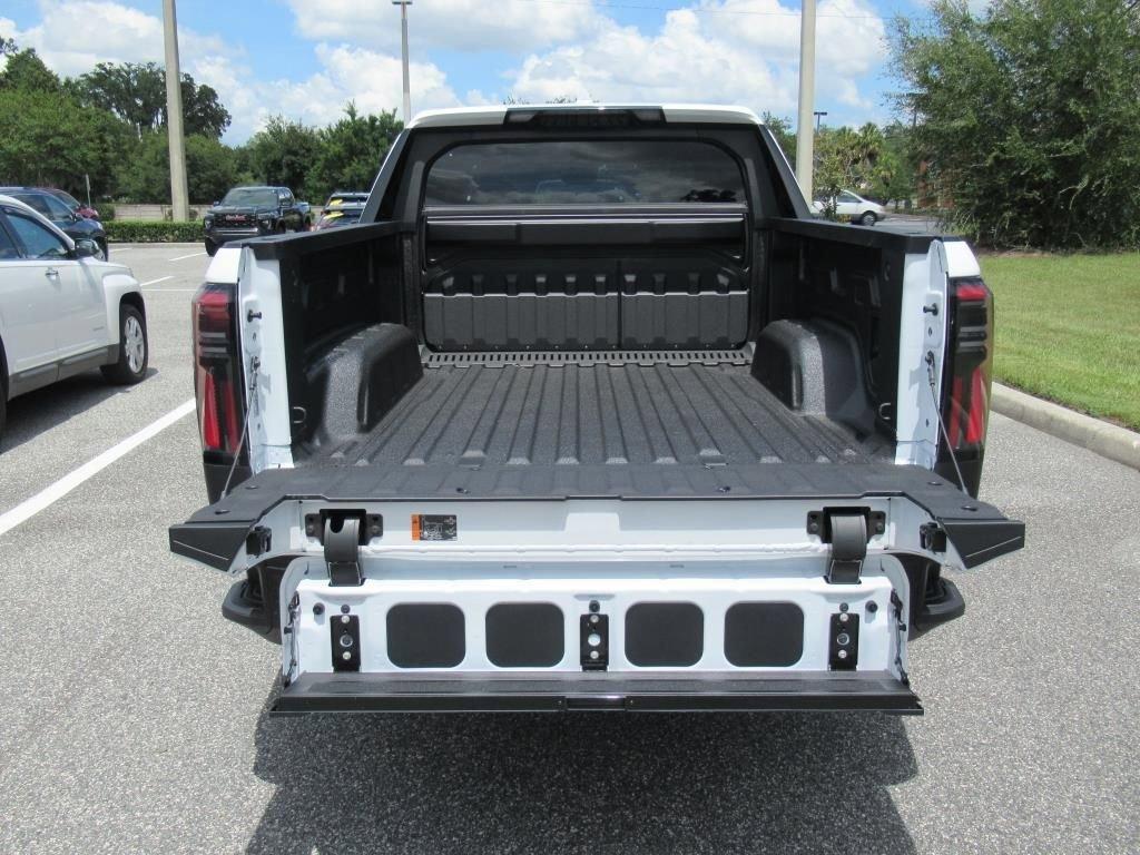 Gmc Sierra Ev Elevation Extended Range Four Wheel Drive Crew Cab - Thumbnail 7