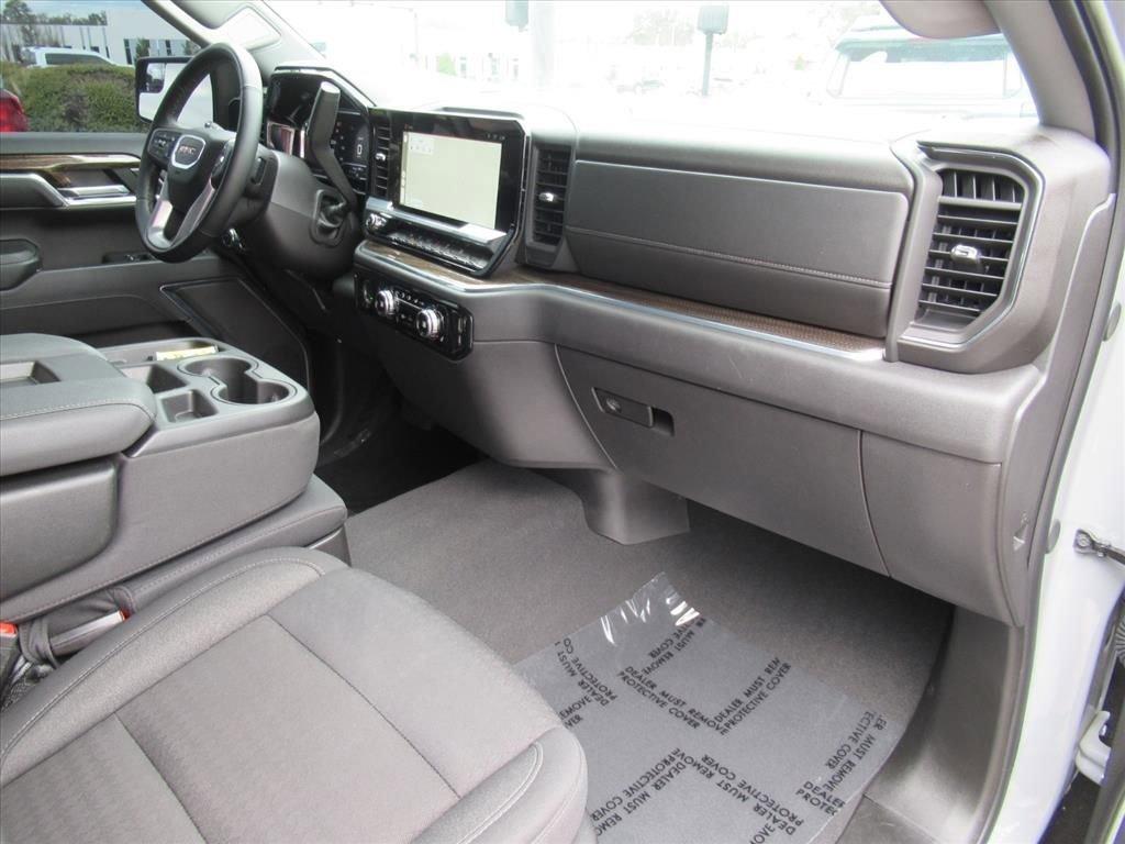 Gmc Sierra 1500 Elevation Four Wheel Drive Crew Cab - Thumbnail 13