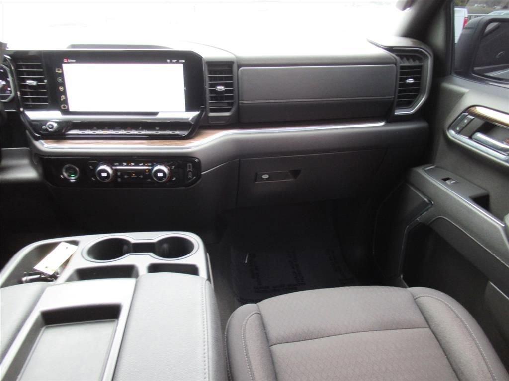 Gmc Sierra 1500 Elevation Four Wheel Drive Crew Cab - Thumbnail 16