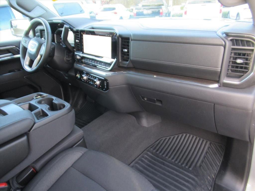 Gmc Sierra 1500 Elevation Four Wheel Drive Crew Cab - Thumbnail 13