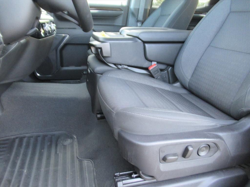 Gmc Sierra 1500 Elevation Four Wheel Drive Crew Cab - Thumbnail 18