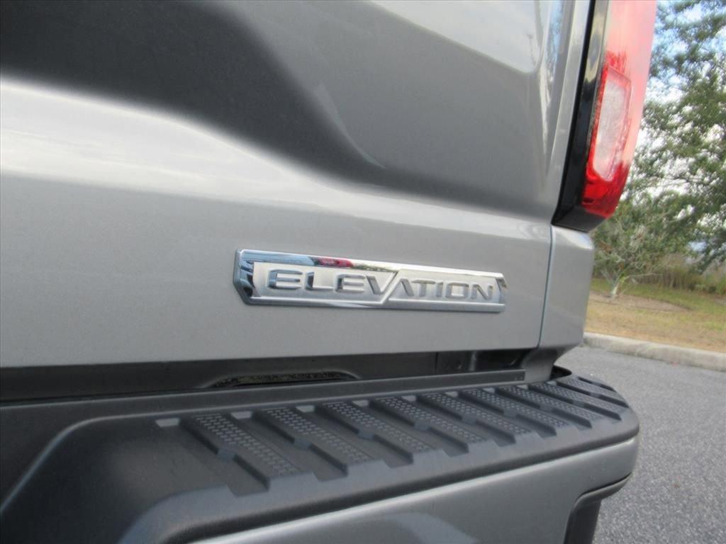 Gmc Sierra 1500 Elevation Four Wheel Drive Crew Cab - Thumbnail 10