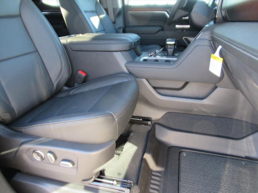 Gmc Sierra 1500 Denali Four Wheel Drive Crew Cab - Thumbnail 11