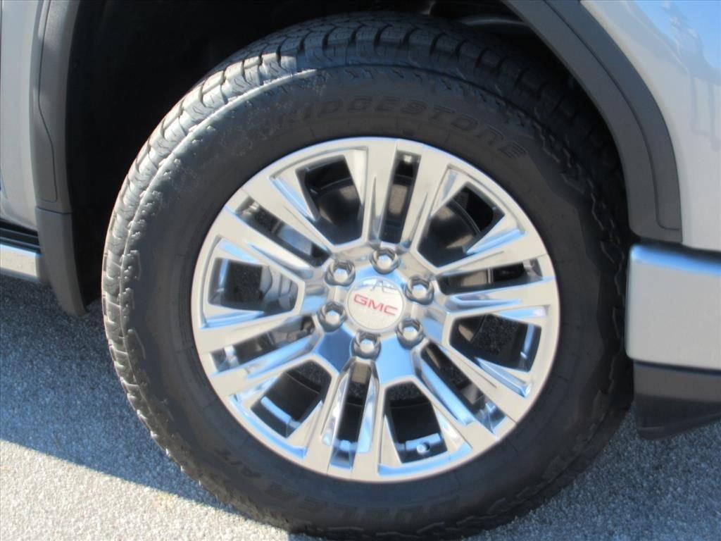 Gmc Sierra 1500 Denali Four Wheel Drive Crew Cab - Thumbnail 9