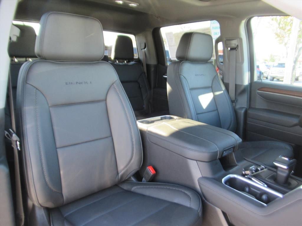 Gmc Sierra 1500 Denali Four Wheel Drive Crew Cab - Thumbnail 10