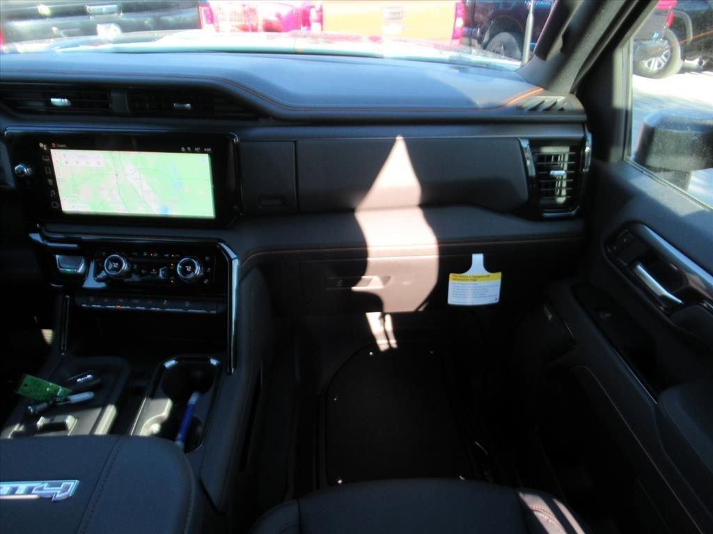 Gmc Sierra 2500 Hd At4 Four Wheel Drive Crew Cab - Thumbnail 16