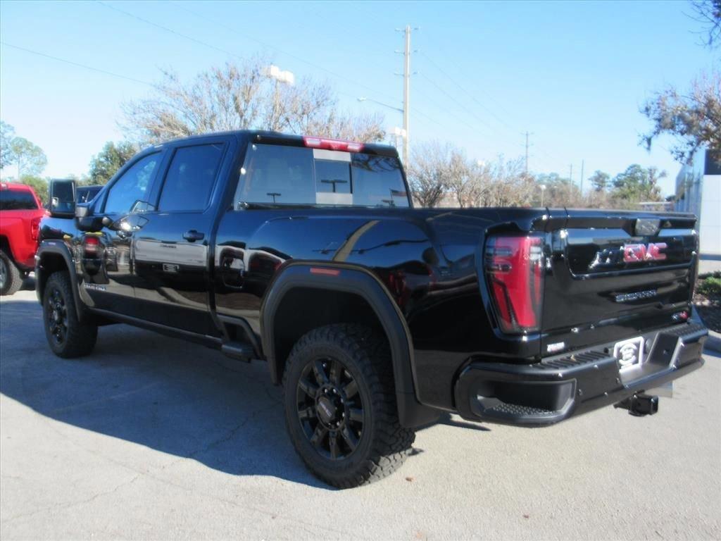 Gmc Sierra 2500 Hd At4 Four Wheel Drive Crew Cab - Thumbnail 5