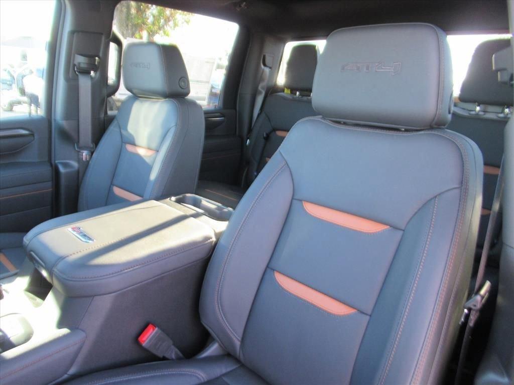 Gmc Sierra 2500 Hd At4 Four Wheel Drive Crew Cab - Thumbnail 19