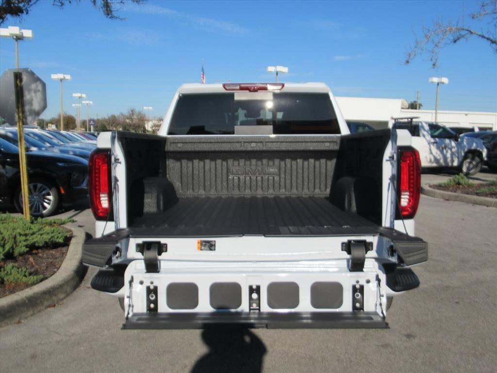 Gmc Sierra 1500 Denali Four Wheel Drive Crew Cab - Thumbnail 7