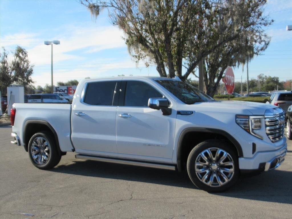 Gmc Sierra 1500 Denali Four Wheel Drive Crew Cab - Thumbnail 3