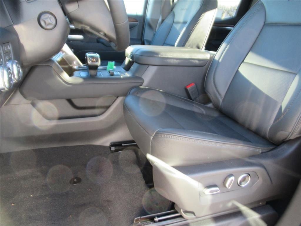 Gmc Sierra 1500 Denali Four Wheel Drive Crew Cab - Thumbnail 17