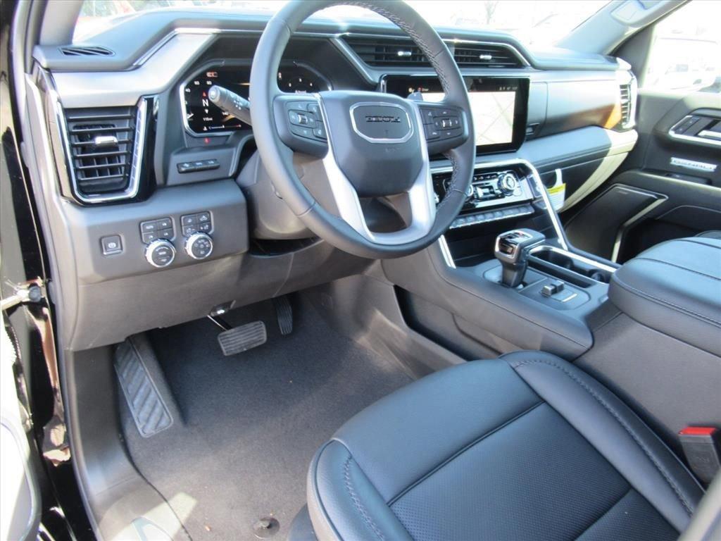 Gmc Sierra 1500 Denali Four Wheel Drive Crew Cab - Thumbnail 17