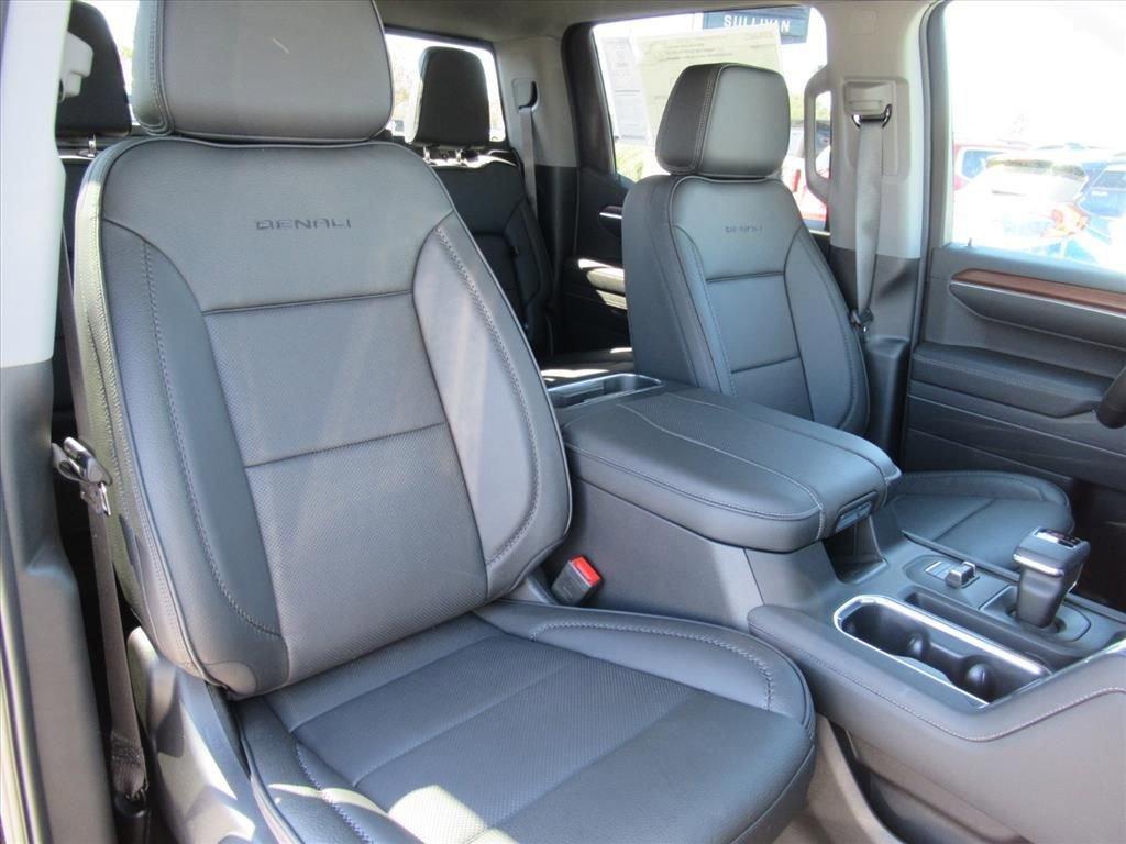 Gmc Sierra 1500 Denali Four Wheel Drive Crew Cab - Thumbnail 10