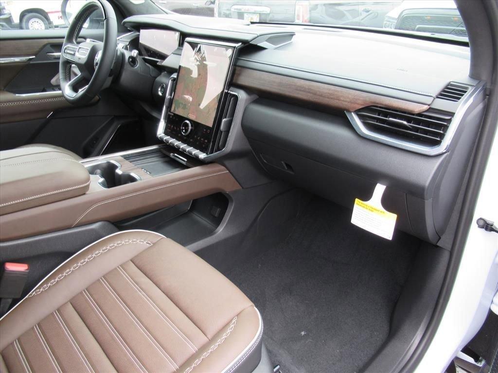 Gmc Acadia Denali Ultimate All Wheel Drive Suv - Thumbnail 12