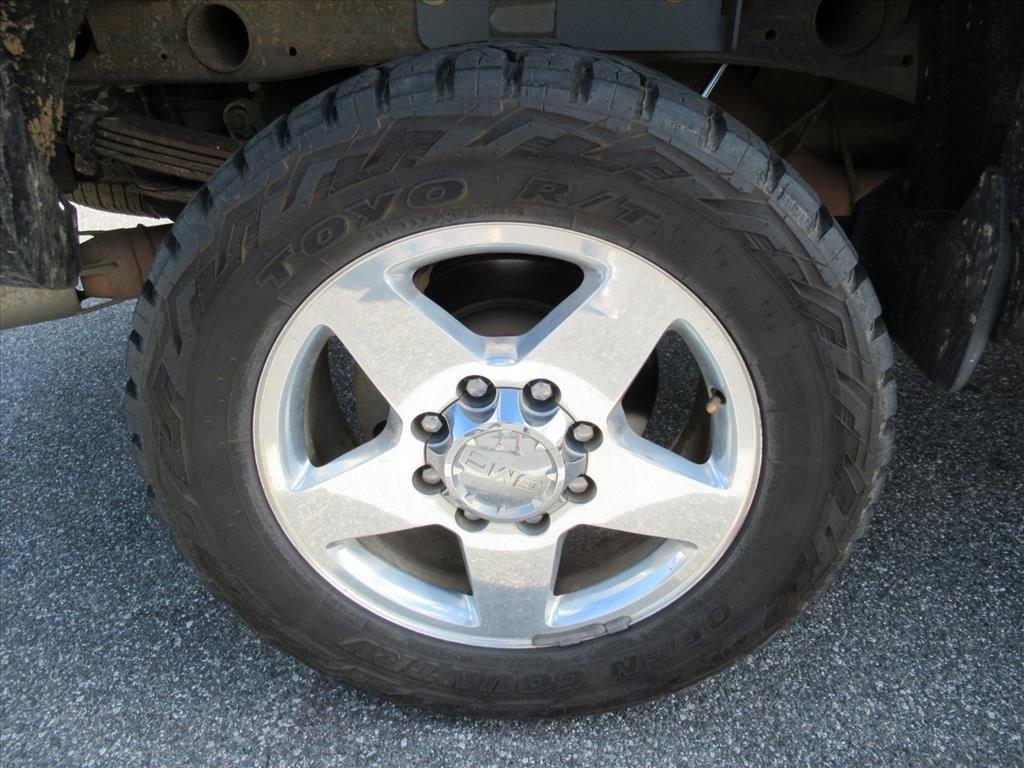 Gmc Sierra 2500 Hd Denali Four Wheel Drive Crew Cab - Thumbnail 6