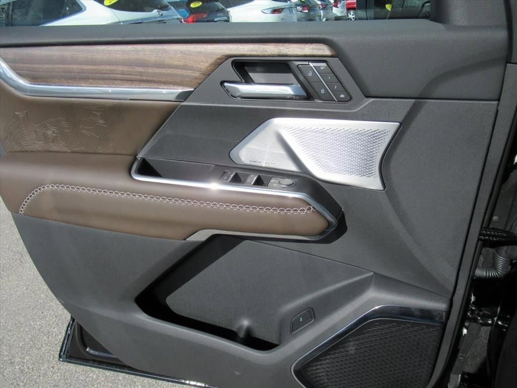 Gmc Acadia Denali Ultimate Front Wheel Drive Suv - Thumbnail 19