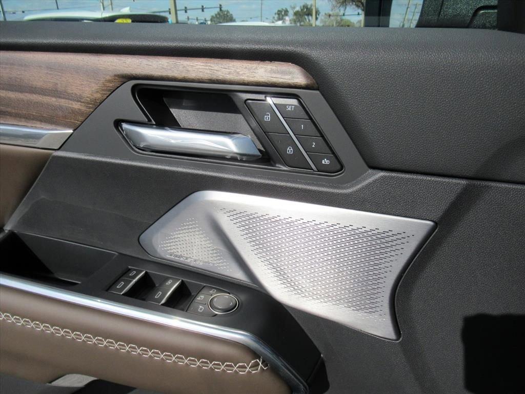 Gmc Acadia Denali Ultimate Front Wheel Drive Suv - Thumbnail 20